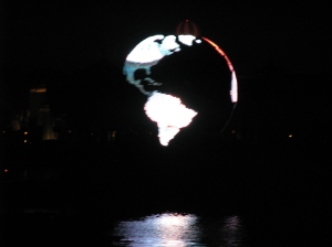 Illuminations: reflections of Earth - Uma história sobre o planeta Terra